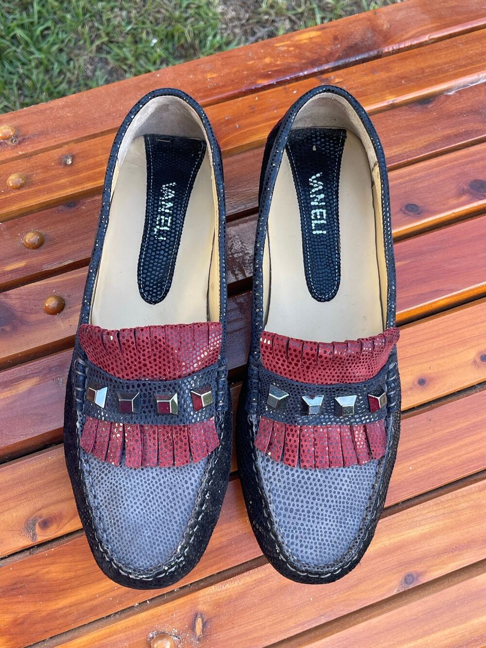 Women's Vaneli Slip-On Loafers Two tone Navy/Burgandy Size 9.5
